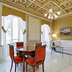 Appartamento Elegant Nearby Trevi Fountain, Roma