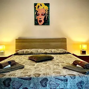 https://tinashouse.hotelinveneto.com