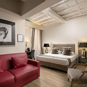 Condotti Palace רומא